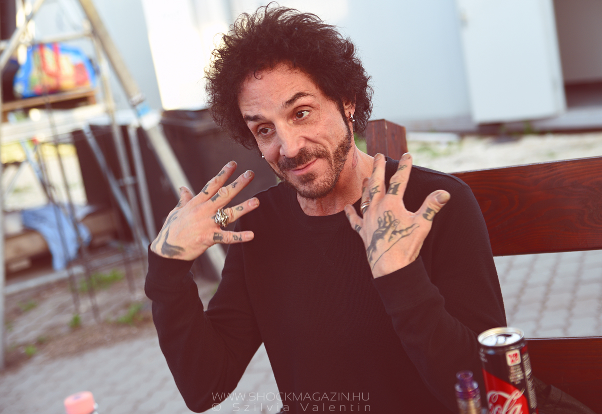 deen_castronovo_2018_02