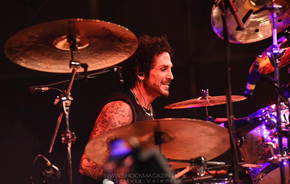 deen_castronovo_2018_03