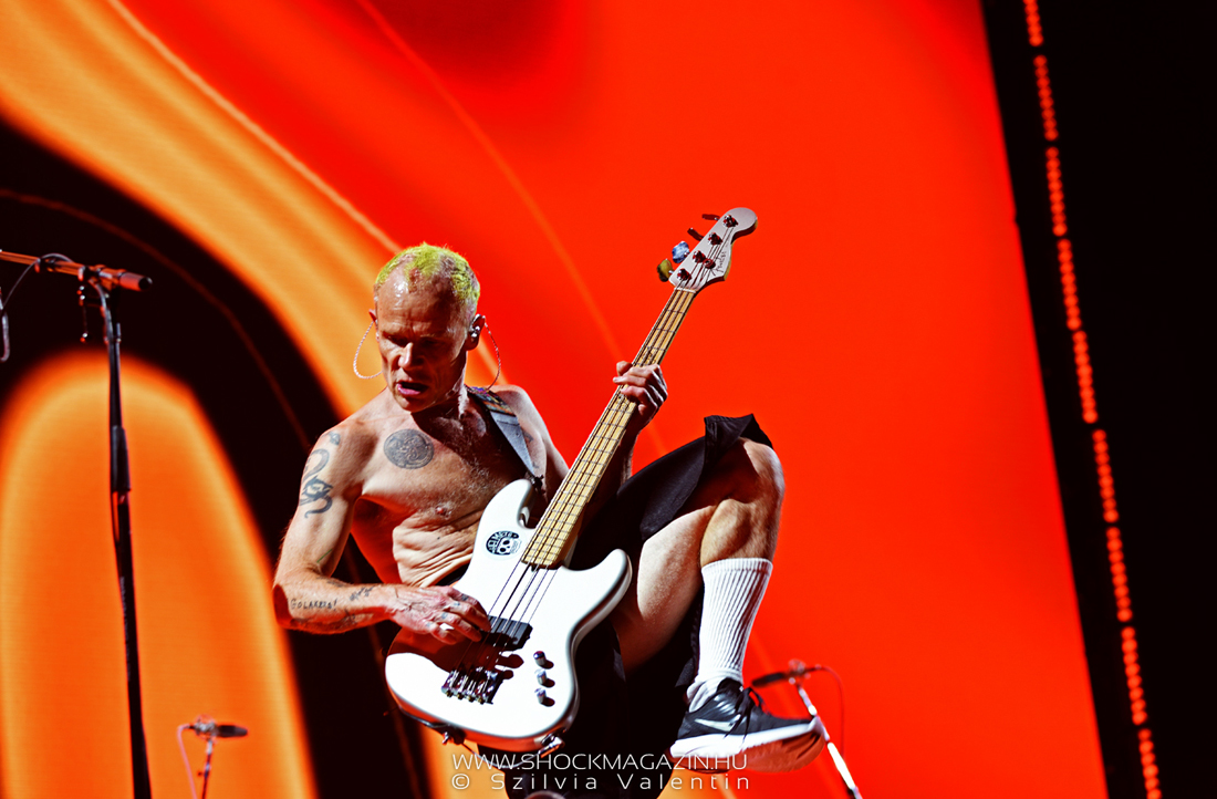 red_hot_chili_peppers_k2022_02