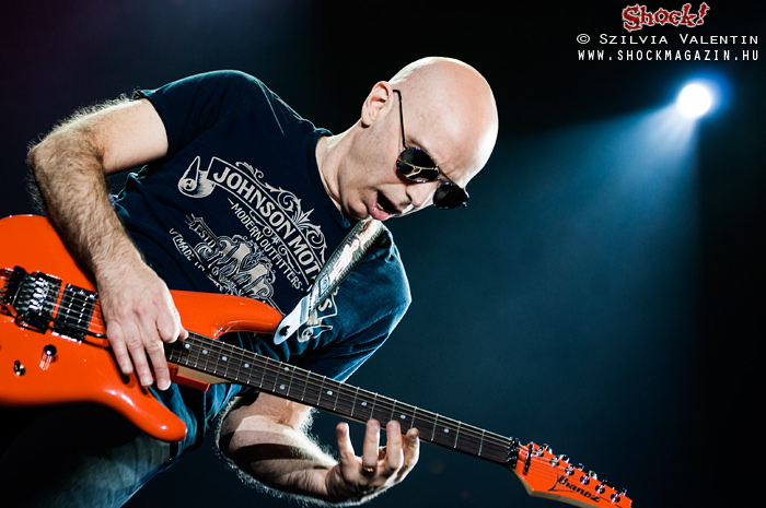 joe_satriani_p2010_33