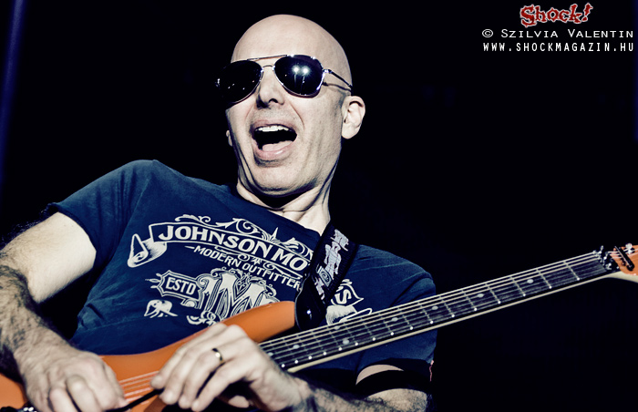 joe_satriani_p2010_51